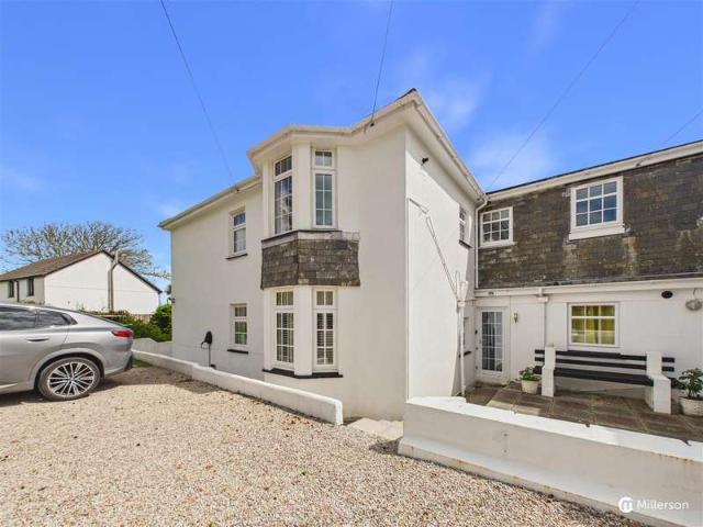 2 Bedroom Maisonette Flat