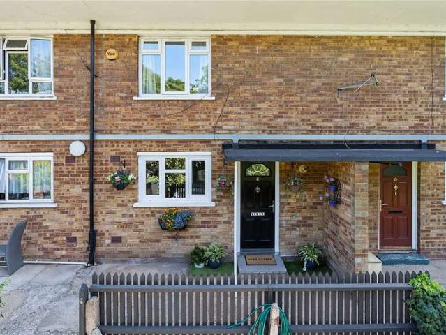 2 Bedroom Maisonette Flat