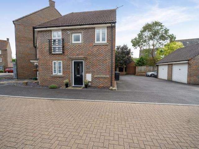 2 Bedroom Maisonette Flat