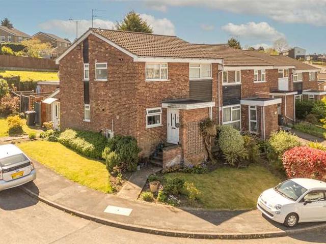 2 Bedroom Maisonette Flat
