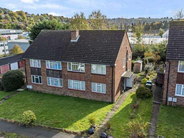2 Bedroom Maisonette Flat