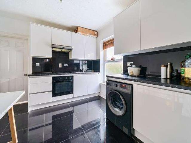 2 Bedroom Maisonette Flat
