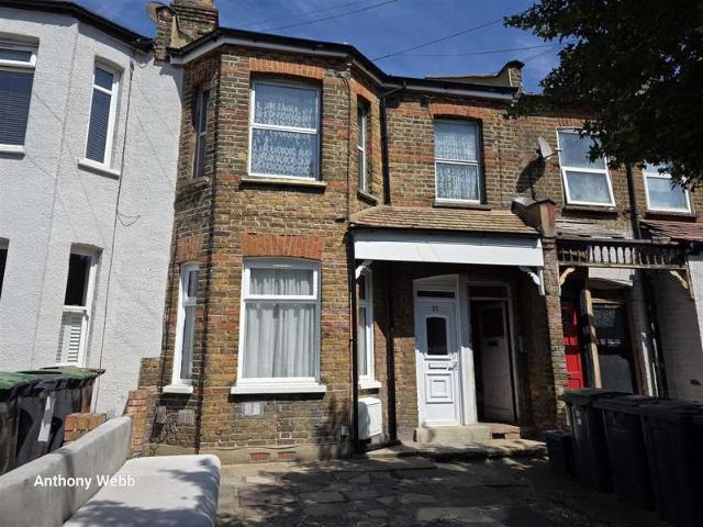 2 Bedroom Maisonette Flat