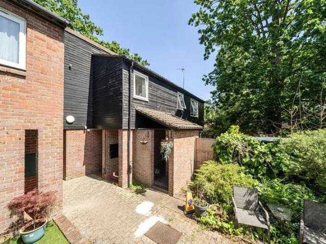 2 Bedroom Maisonette Flat