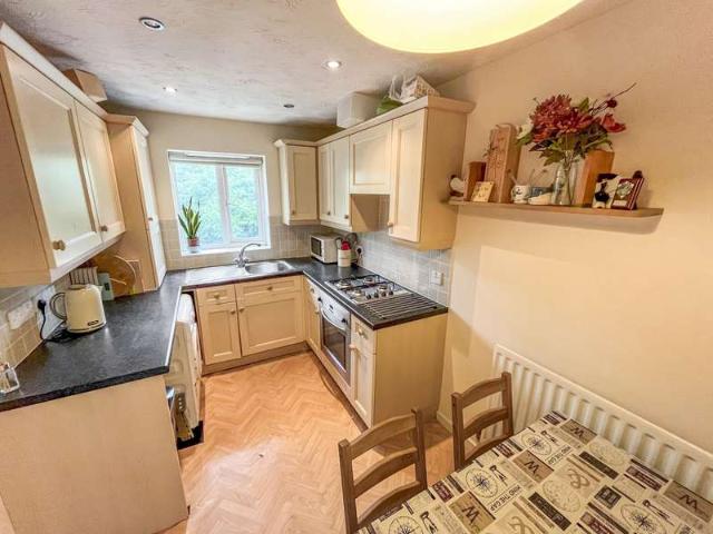 2 Bedroom Maisonette Flat
