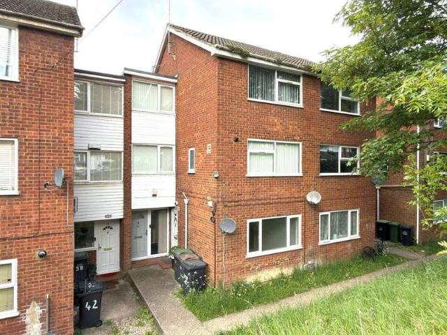 2 Bedroom Maisonette Flat