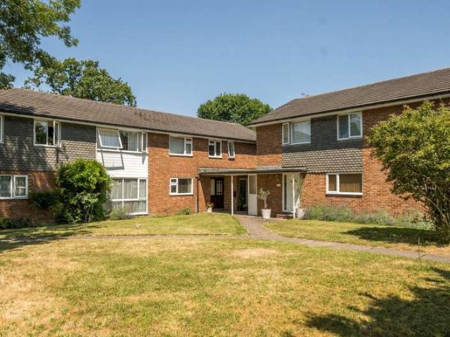 2 Bedroom Maisonette Flat