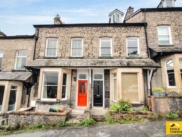 2 Bedroom Maisonette Flat