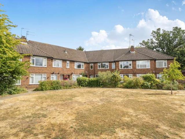 2 Bedroom Maisonette Flat