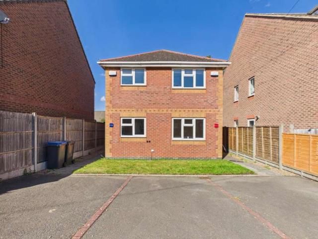 2 Bedroom Maisonette Flat