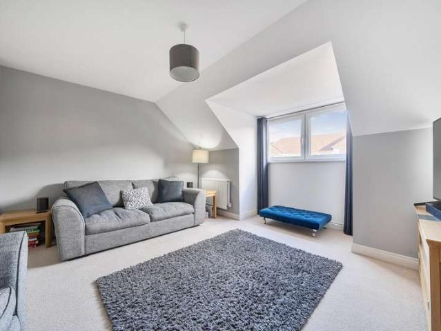 2 Bedroom Maisonette Flat