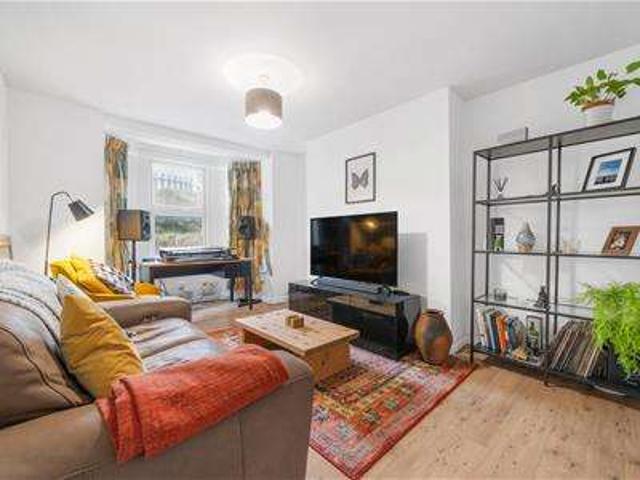 2 Bedroom Maisonette Flat