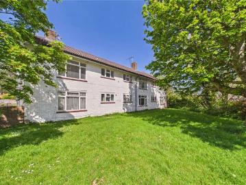 2 Bedroom Maisonette Flat