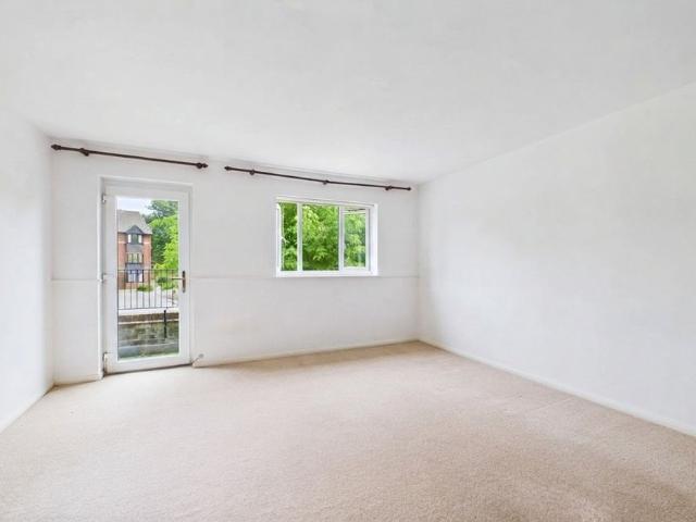 2 bedroom Maisonette in Maypole Road, Maidenhead