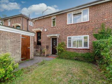 2 Bedroom Maisonette Let in Kenley