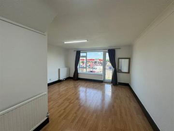 2 Bedroom: Maisonette: Marlow Road, High Wycombe: £1,500 pcm | Chiltern Hills