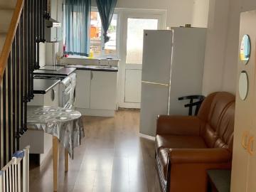 2 bedroom Maisonette near Seven Kings