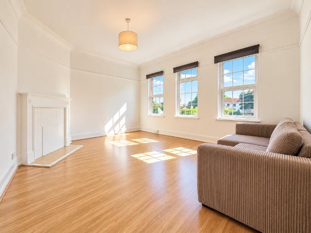 2 Bedroom Maisonette, Rosehill, Sutton