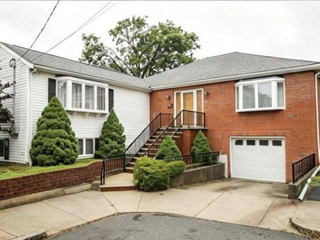 2 bedroom, Malden MA 02148 105590350