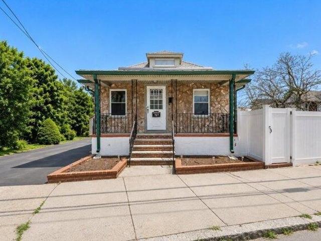 2 bedroom, Malden MA 02148 105628728