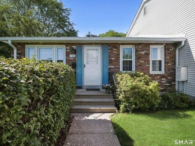 2 bedroom, Manchester CT 06042 105286920