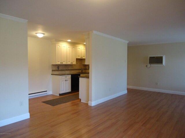 2 bedroom, Manalapan NJ 07726 105534087