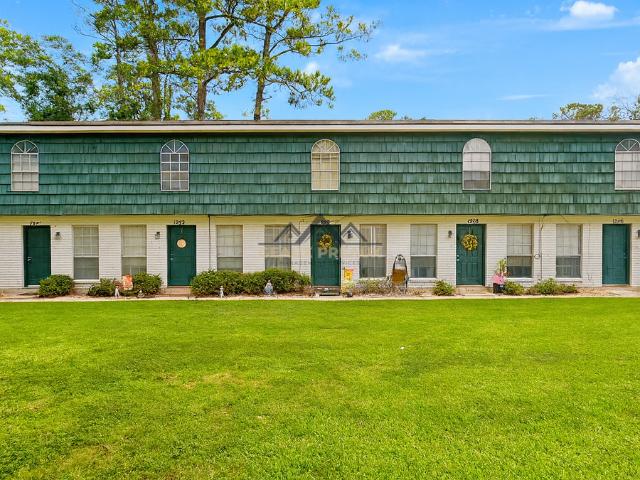 2 bedroom, Mandeville LA 70471 105212127