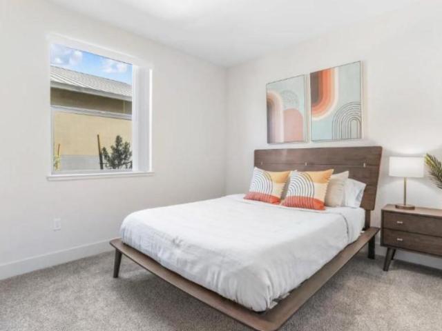 2 bedroom, Manteca CA 95337 105898327