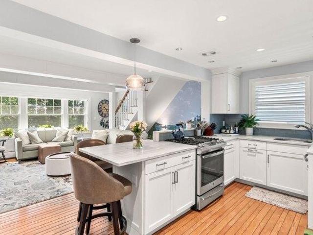 2 bedroom, Marblehead MA 01945 105415103
