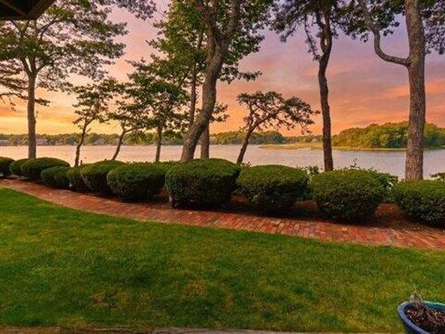 2 bedroom, Mashpee MA 02649 104870120