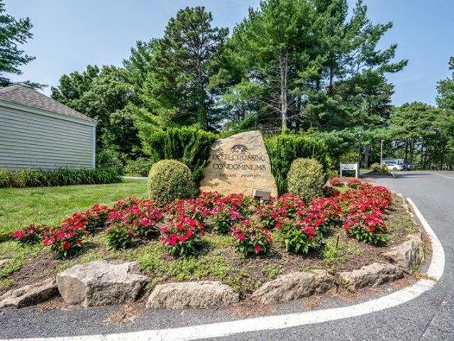 2 bedroom, Mashpee MA 02649 105552627