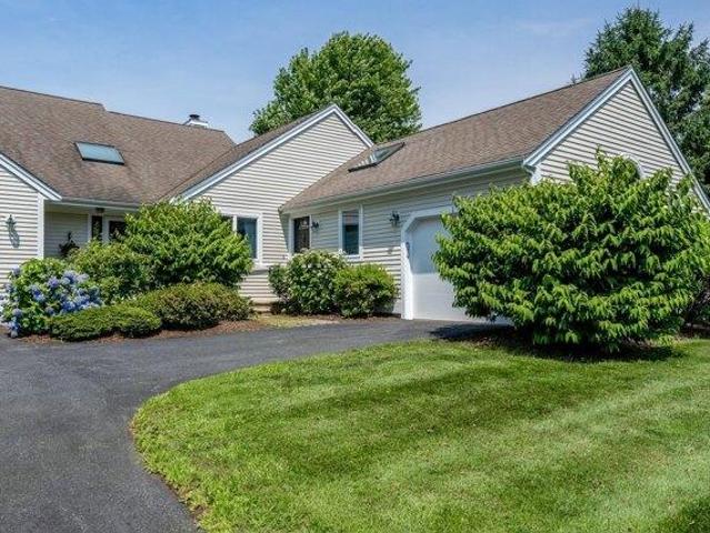 2 bedroom, Mashpee MA 02649 105557157