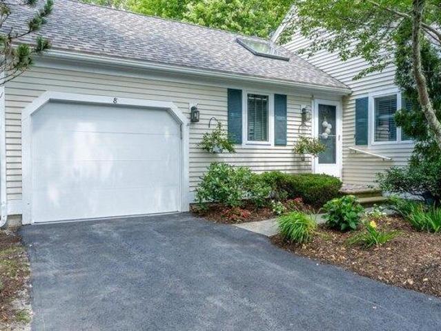 2 bedroom, Mashpee MA 02649 105588197