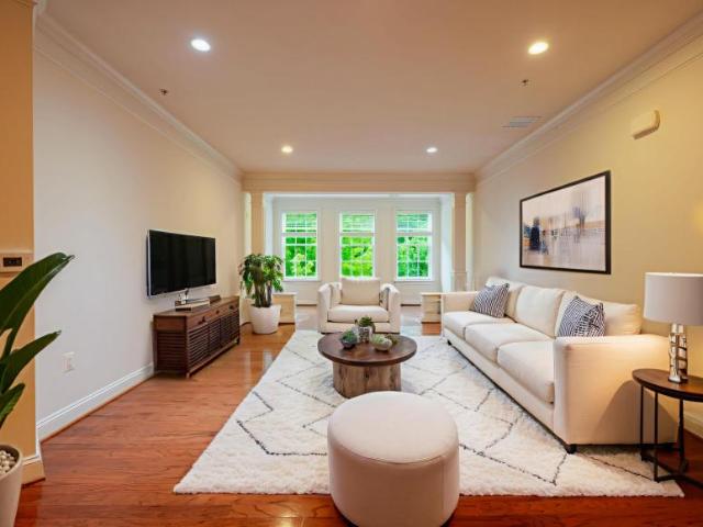 2 bedroom, Mclean VA 22102 105214620
