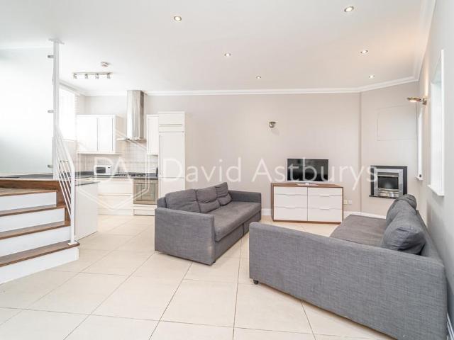 2 bedroom mews to rent