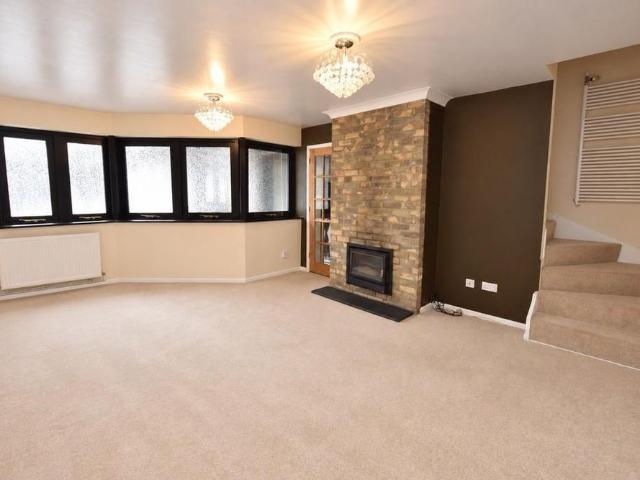 2 bedroom mews to rent
