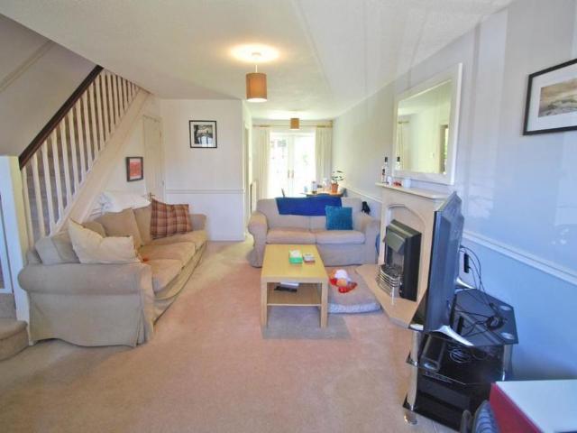 2 bedroom mews to rent