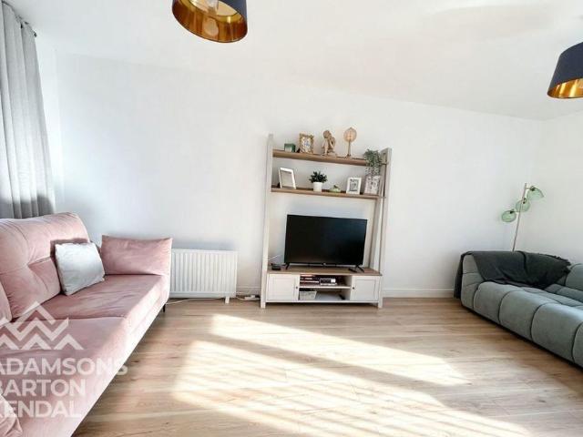 2 bedroom mews to rent
