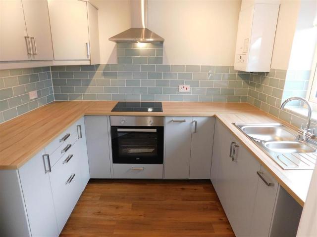 2 bedroom mews to rent