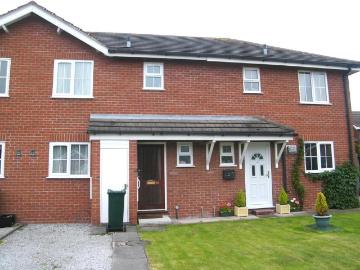 2 bedroom mews to rent