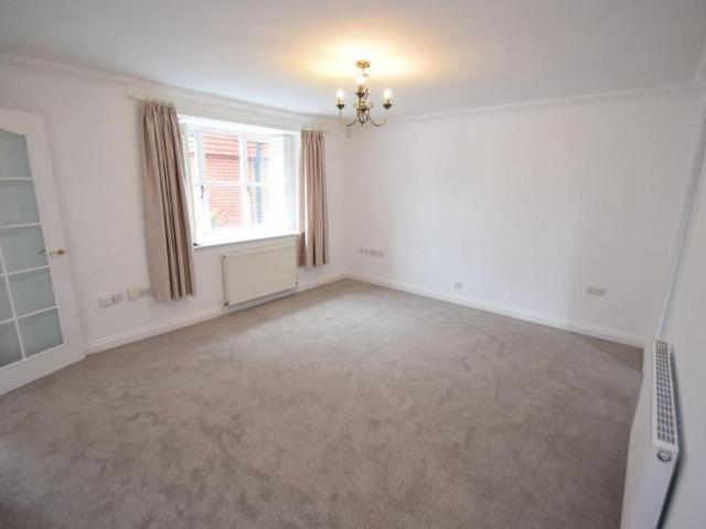 2 bedroom mews to rent