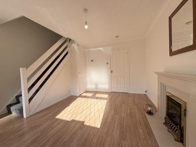 2 bedroom mews to rent