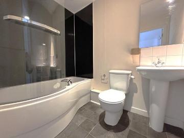 2 bedroom mews to rent