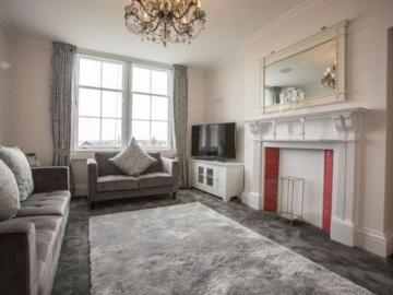 2 bedroom mews to rent