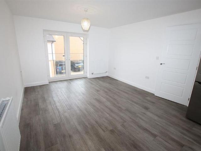 2 bedroom mews to rent