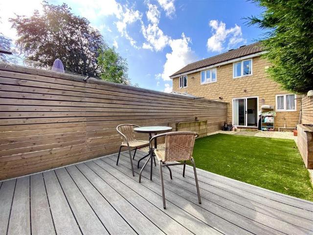 2 bedroom mews to rent
