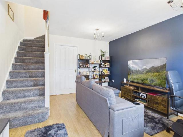2 bedroom mews to rent