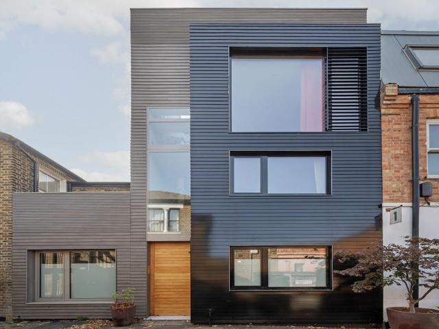 2 bedroom mews for sale
