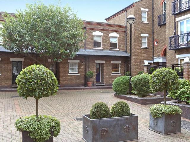 2 bedroom mews for sale