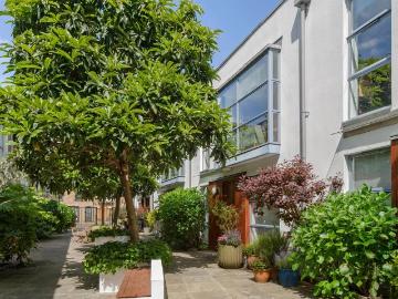 2 bedroom mews for sale
